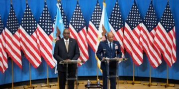 Глава Пентагона: у США есть ресурсы для поддержки и Украины, и Израиля