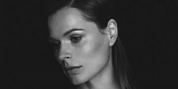 Ольга Фреймут поскандалила в мережі через фото дочки: “Ви – потвора”