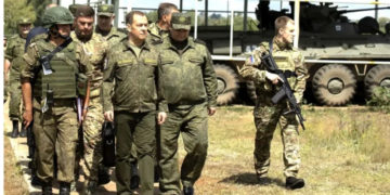 Військові РФ обдурили Медведєва на полігоні Тоцький, видавши три нові танки за десять – ЗМІ