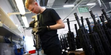 Украина планирует увеличить объемы производства вооружений