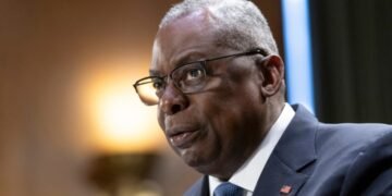 Глава Пентагона призвал Конгресс продолжить оказание помощи Украине и Израилю