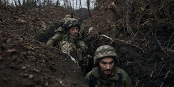 Людські ресурси стали останнім викликом для України у тривалій війні з РФ, – FT