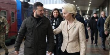 Глава Еврокомиссии прибыла в Киев, чтобы обсудить вступление Украины в ЕС. ВИДЕО