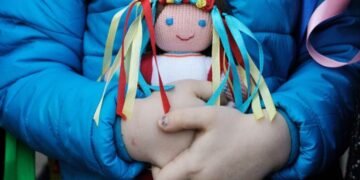 Россияне издеваются над украинскими детьми на временно оккупированных территориях