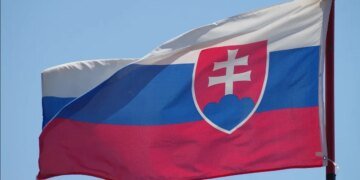 Словакия прекращает военную помощь Украине: министр обороны страны