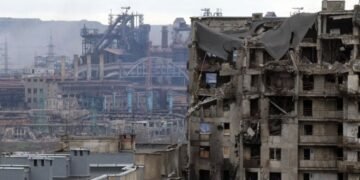 Новостройки в Мариуполе поплыли от первых дождей