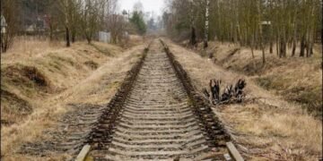 Большой скандал в России: сын офицера ФСБ ушел в «рельсовые партизаны»