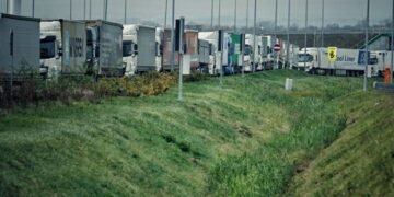 Забастовка польских перевозчиков: в очереди на границе умер дальнобойщик