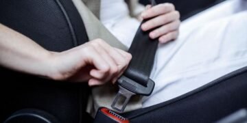 Четыре секрета, о котох не догадываются многие водители: лайфхаки с ремнем безопасности. ВИДЕО