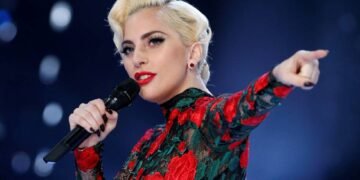 “Мене тримали під дулом зброї”: 5 знаменитостей, які стали жертвами сексуального насильства