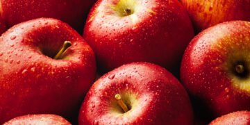 Чому потрібно щодня з’їдати по два яблука, а не пити сік: результати дослідження