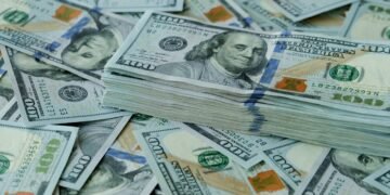 В Україні збираються змінити правила купівлі доларів: кого зачепить