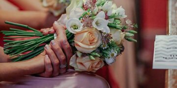 У Китаї наречена потай від нареченого привела на весілля його колишніх дівчат