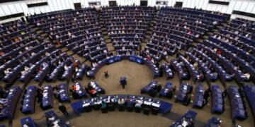 Европарламент поддержал решение Еврокомиссии начать переговоры с Украиной о присоединении