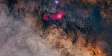 Астрофотограф снял свечение в сердце Млечного Пути – фото