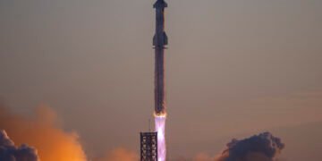 Как выглядел запуск второго орбитального полета Starship, закончившегося взрывом – фото