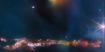 Телескоп “Джеймс Уэбб” показал новорожденную звезду в космической колыбели – фото