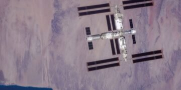 Появились первые реальные изображения космической станции Китая Тяньгун на орбите