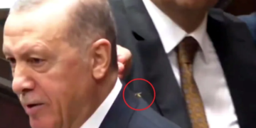 Справжній професіонал. Охоронець Ердогана врятував його від оси. ВІДЕО