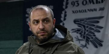 Нардеп Володимир Ар’єв оскандалився фейком про “відставку” Залужного. Умєров жорстко відреагував