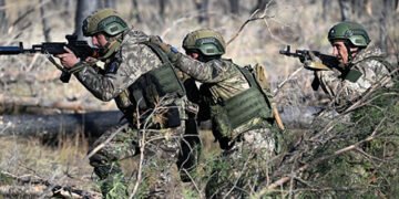 Росіяни через великі втрати під Авдіївкою змінили тактику: експерт оцінив ситуацію