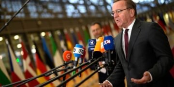 ЕС не сможет поставить Украине миллион снарядов и ракет в обещанные сроки