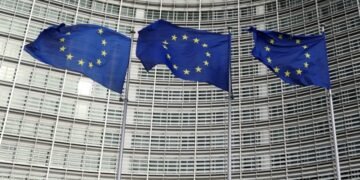 ЕС начнет обсуждение 12-го пакета санкций против России на следующей неделе