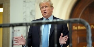 Трамп отклонил предложение Зеленского посетить Украину
