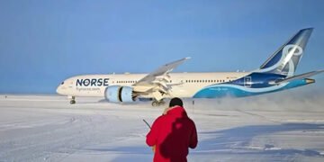 В Антарктиді вперше приземлився Boeing 787. ВІДЕО