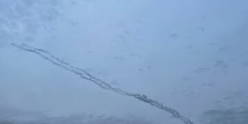 Россия возобновила ракетные обстрелы Киева, наносит удары по востоку и югу Украины