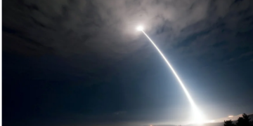 США підірвали над Тихим океаном балістичну ракету Minuteman III: що трапилося