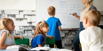 Українські школярі будуть вчитися 12 років: які зміни чекають на систему освіти найближчими роками