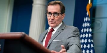 Белый дом: Россия наращивает удары по гражданской инфраструктуре Украины