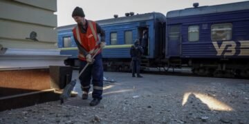 Маричка Паплаускайте: в момент обстрела вокзала в Херсоне там находилось около 140 человек