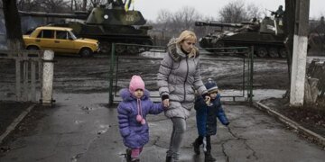 Поддержка семей в прифронтовых районах: какие выплаты получат украинцы?