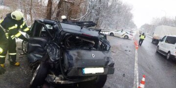 Тройное ДТП под Киевом с маршруткой: что с людьми?