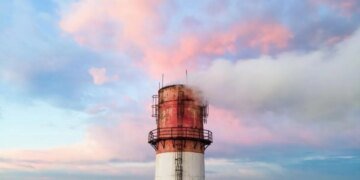 Російські війська атакували теплову електростанцію на сході України: які наслідки?