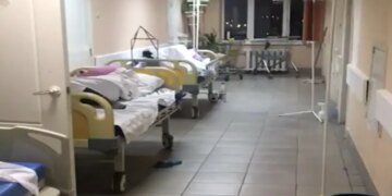 “Люди в ожидании помощи лежат в коридорах”: гололёд свалил с ног россиян. ВИДЕО