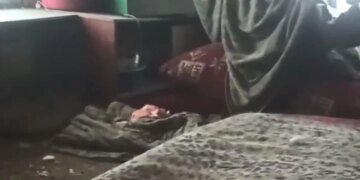 В России женщина умерла от холода в доме с отключенным отоплением. ВИДЕО