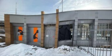 Часть Киева уходит в подземку: где проседание грунта разрушает строения. ВИДЕО