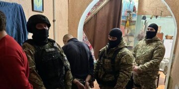 “Загрожує довічне ув’язнення”: в Дніпрі банду підлітків підозрюють у жорстокому вбивстві. ВІДЕО
