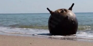 В Черном море подорвалось гражданское судно: есть пострадавшие