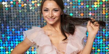 Ілона Гвоздьова вперше показала груди після пластичної операції. ВІДЕО