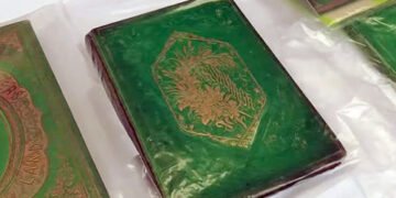 Реставратори із США почали пошук у бібліотеках тисяч зелених книг, здатних позбавити життя читачів