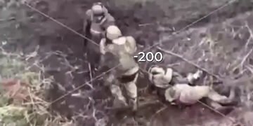 Своїх не кидаємо? З’явилося показове відео, як окупанти в Україні ставляться до поранених