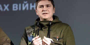 Росія не готова програвати війну: Подоляк про так звані сигнали Кремля про “перемир’я”