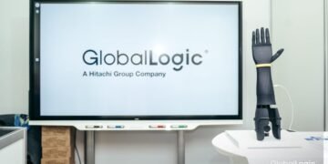 Украинские инженеры GlobalLogic получили премию за разработку бионических протезов с ИИ