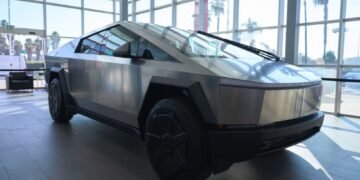 Cybertruck Илона Маска наконец-то в продаже. Что с ним не так