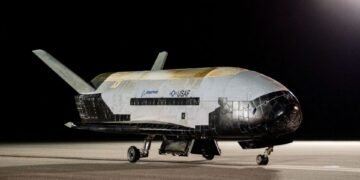 SpaceX вывела на орбиту секретный самолет Космических сил США – фото