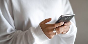 Жителька Індії знайшла у свого коханого тисячі фото голих жінок і здала його поліції